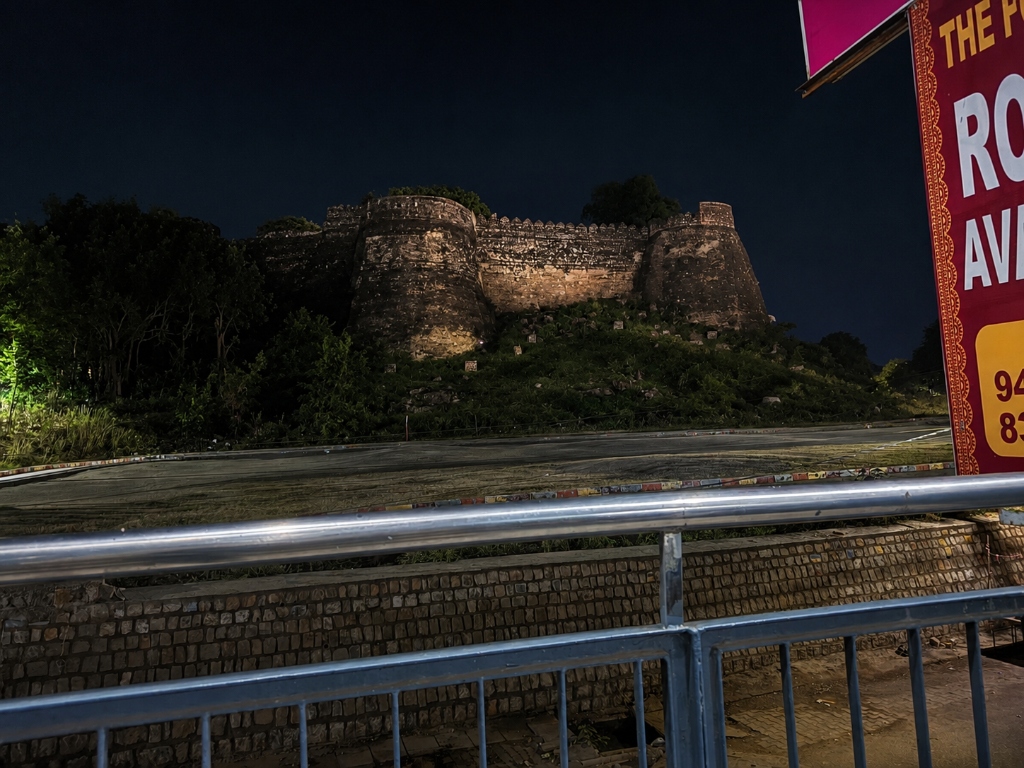 Alternative night view of Jhansi Fort